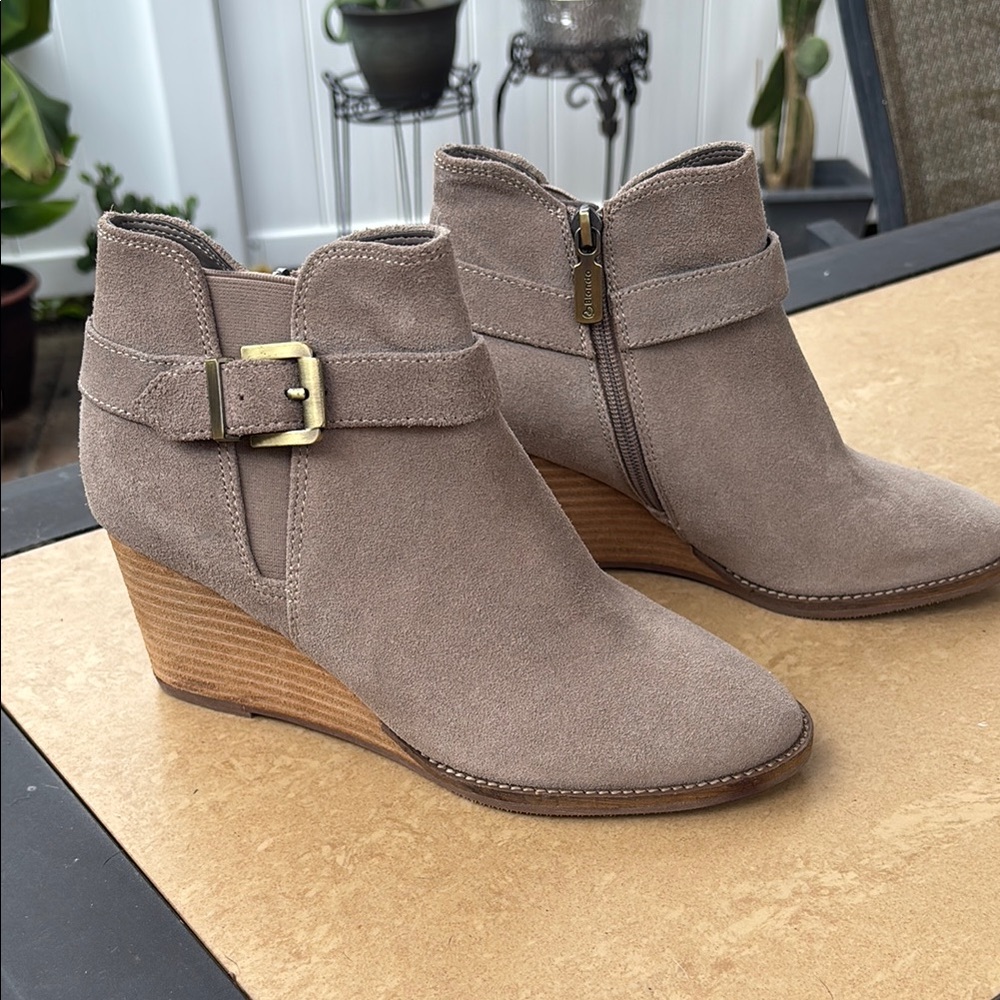 Women's Taupe Suede Wedge Ankle Boots